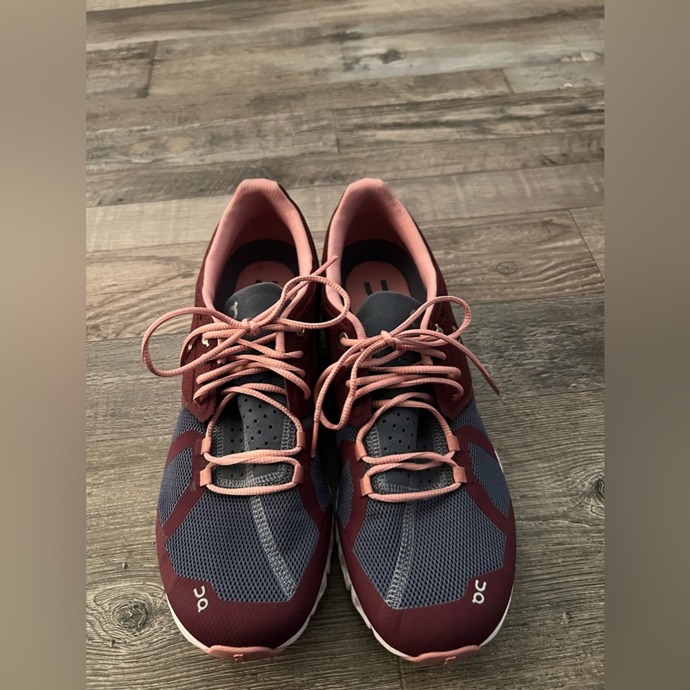 On cloud Women’s shoes